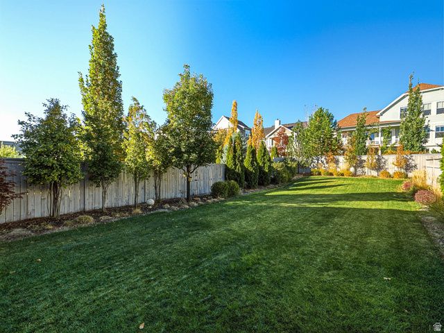 10566 S LAKE AVE, South Jordan, UT 84009