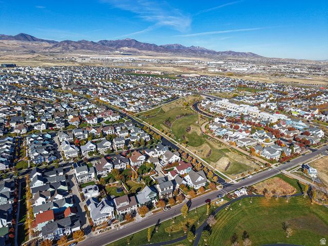 10566 S LAKE AVE, South Jordan, UT 84009