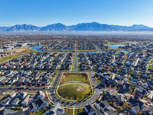 10566 S LAKE AVE, South Jordan, UT 84009