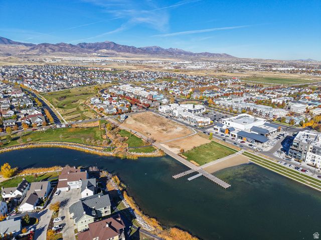 10566 S LAKE AVE, South Jordan, UT 84009