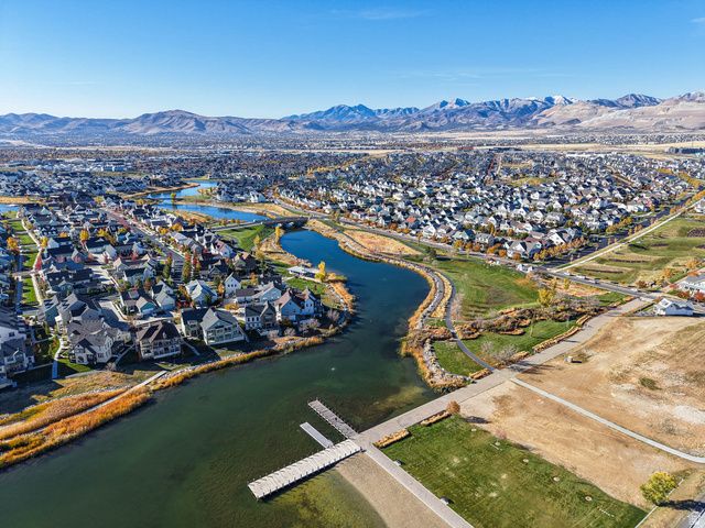 10566 S LAKE AVE, South Jordan, UT 84009