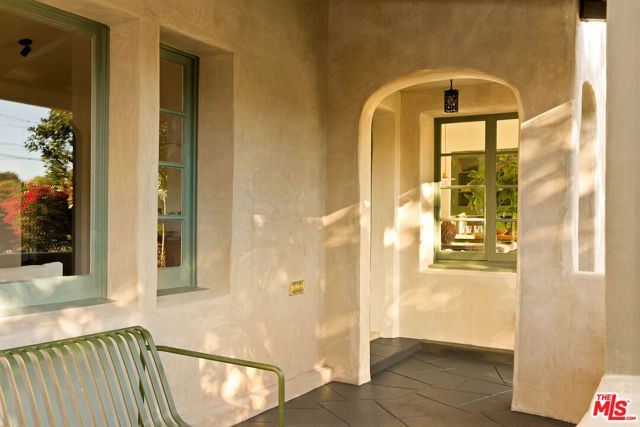 585 Mountain View Street, Altadena, CA 91001