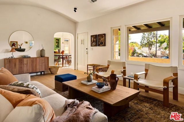 585 Mountain View Street, Altadena, CA 91001