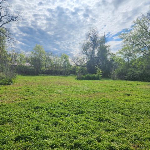 2927 Wellington Street, Greenville, TX 75401