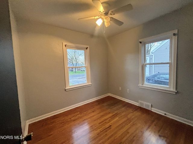 5835 Deane Drive, Toledo, OH 43613