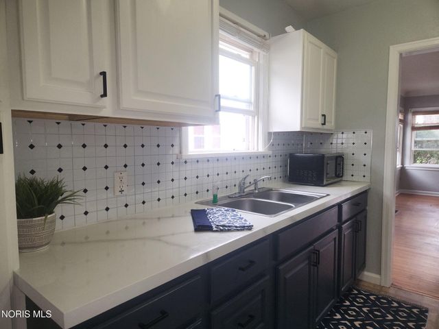 5835 Deane Drive, Toledo, OH 43613
