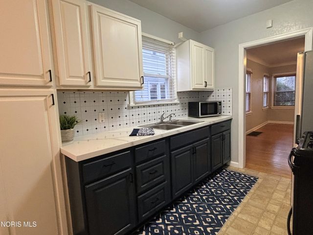 5835 Deane Drive, Toledo, OH 43613