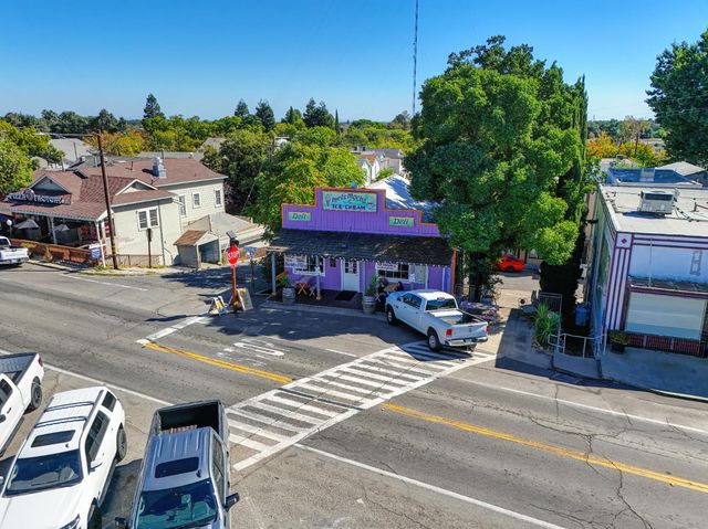 14132 Market St, Walnut Grove, CA 95690