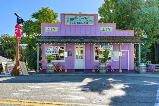 14132 Market St, Walnut Grove, CA 95690