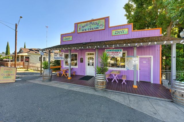 14132 Market St, Walnut Grove, CA 95690