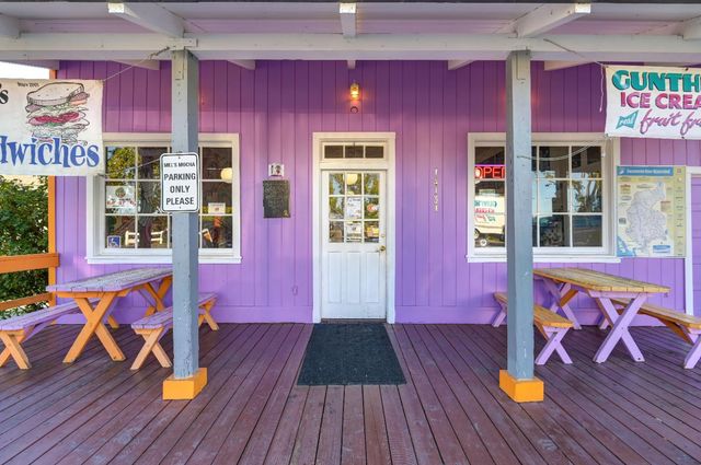 14132 Market St, Walnut Grove, CA 95690