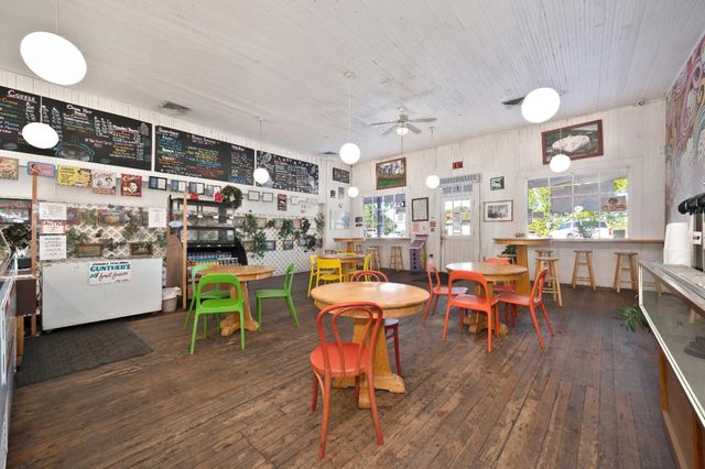 14132 Market St, Walnut Grove, CA 95690