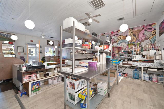 14132 Market St, Walnut Grove, CA 95690