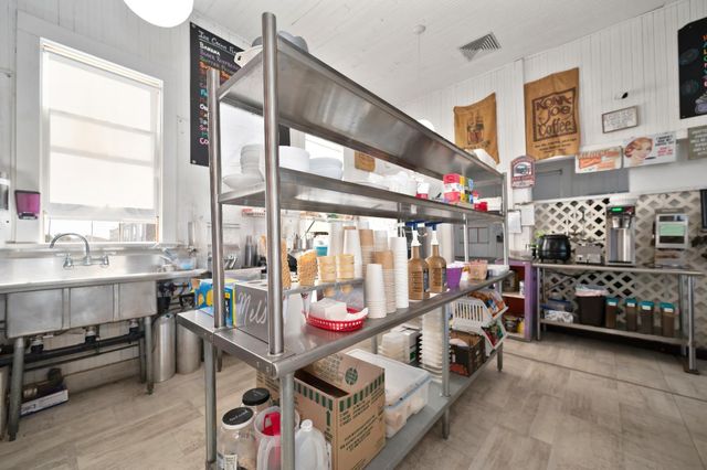 14132 Market St, Walnut Grove, CA 95690