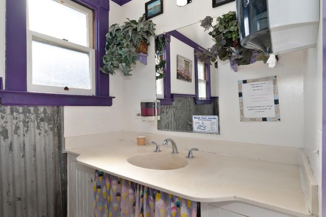 14132 Market St, Walnut Grove, CA 95690