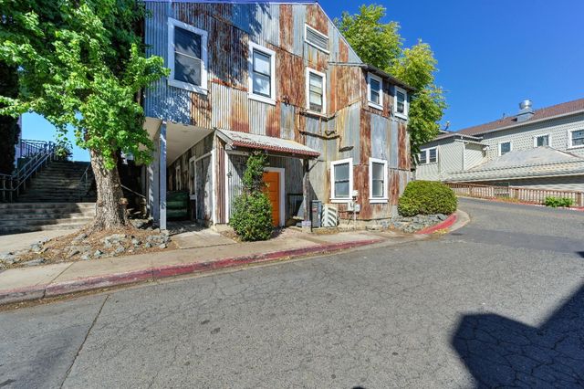 14132 Market St, Walnut Grove, CA 95690