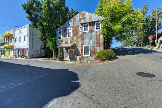 14132 Market St, Walnut Grove, CA 95690