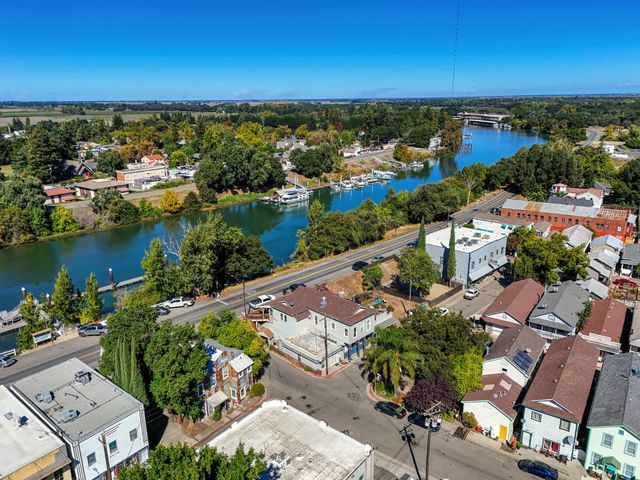 14132 Market St, Walnut Grove, CA 95690