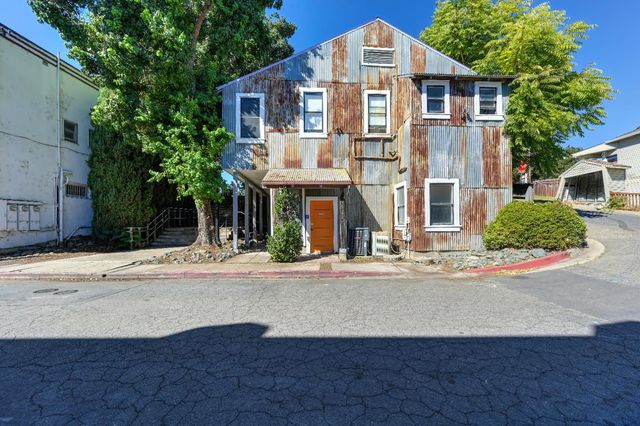 14132 Market St, Walnut Grove, CA 95690