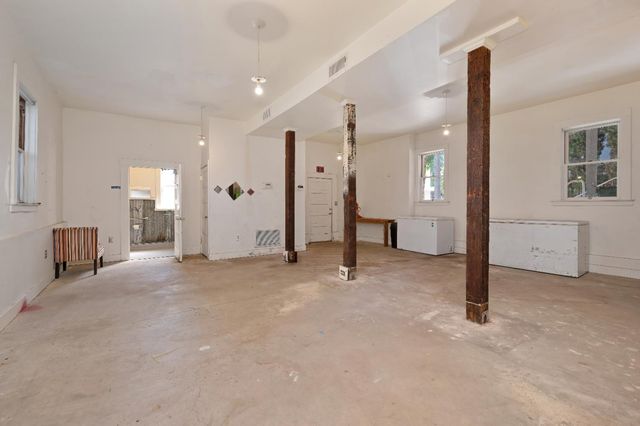 14132 Market St, Walnut Grove, CA 95690