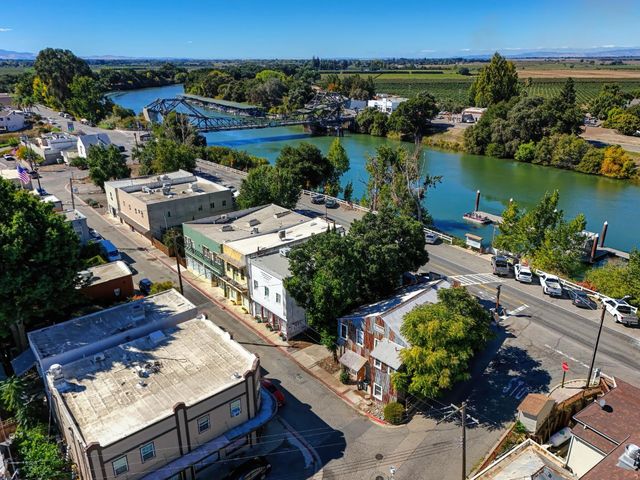 14132 Market St, Walnut Grove, CA 95690