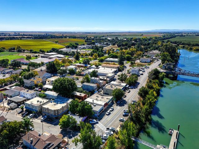 14132 Market St, Walnut Grove, CA 95690