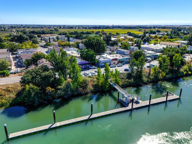 14132 Market St, Walnut Grove, CA 95690