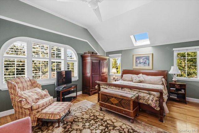 16 Stuart Avenue, Babylon, NY 11702
