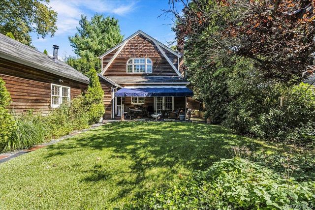 16 Stuart Avenue, Babylon, NY 11702