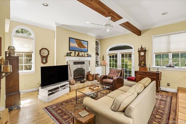 16 Stuart Avenue, Babylon, NY 11702