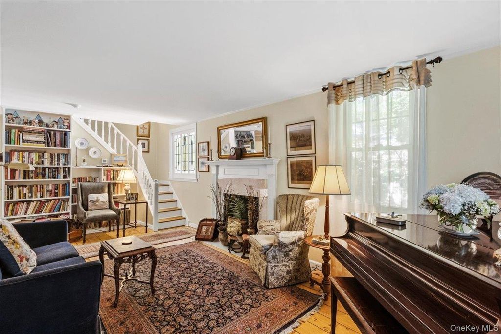 16 Stuart Avenue, Babylon, NY 11702 — photo 4