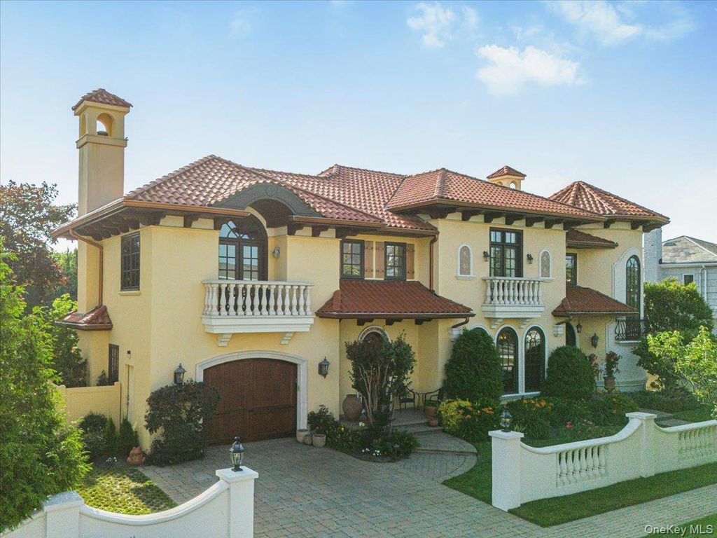 81 Montgomery Boulevard, Atlantic Beach, NY 11509