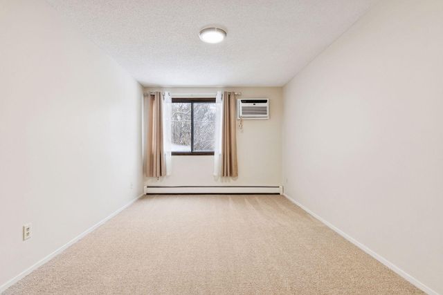 4009 Heritage Hills Drive 202, Bloomington, MN 55437