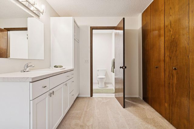 4009 Heritage Hills Drive 202, Bloomington, MN 55437