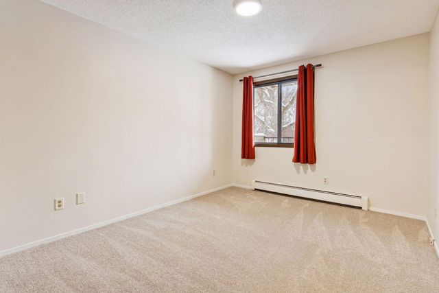 4009 Heritage Hills Drive 202, Bloomington, MN 55437