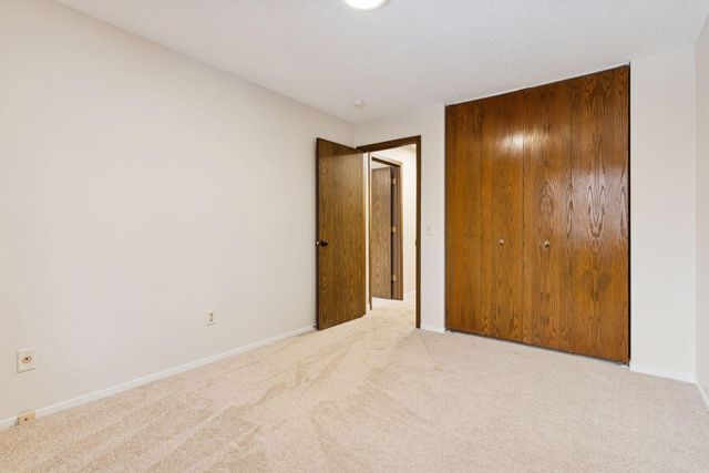 4009 Heritage Hills Drive 202, Bloomington, MN 55437