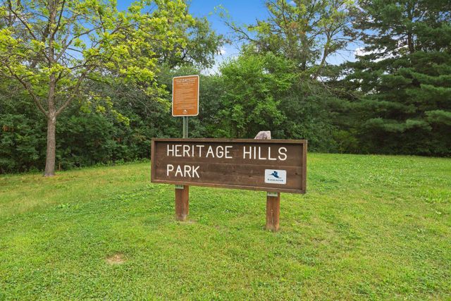 4009 Heritage Hills Drive 202, Bloomington, MN 55437