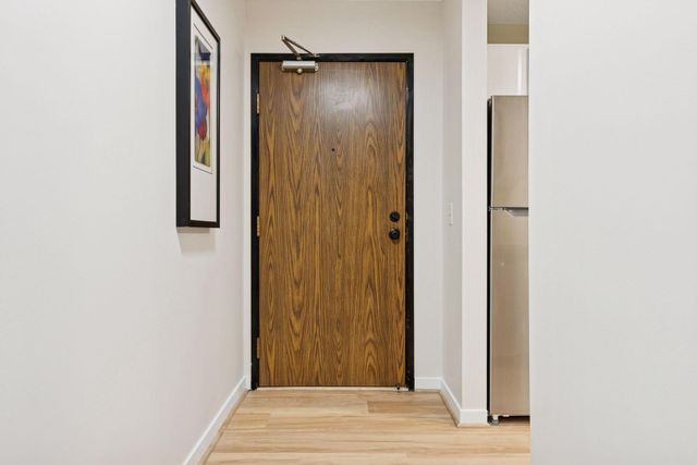 4009 Heritage Hills Drive 202, Bloomington, MN 55437