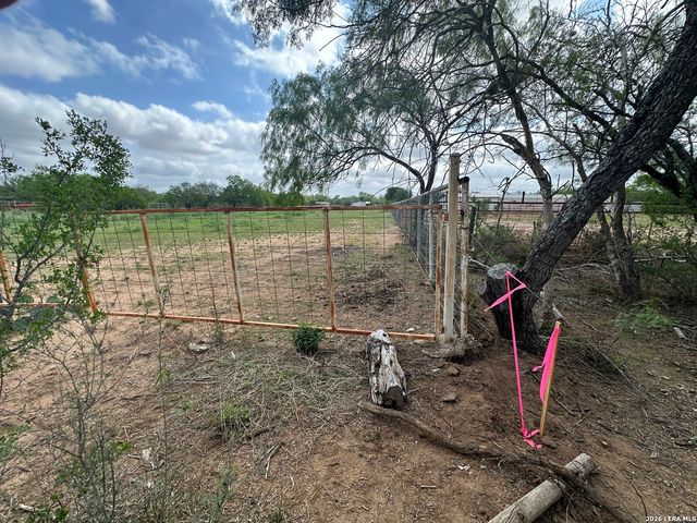 17603 Shepherd Rd, Atascosa, TX 78002