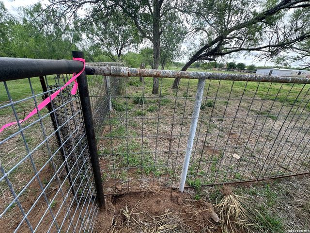 17603 Shepherd Rd, Atascosa, TX 78002
