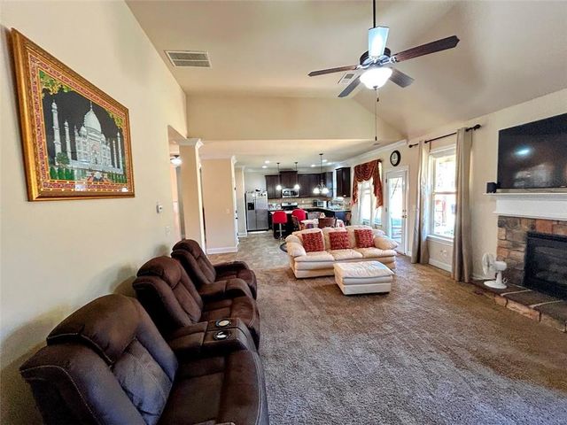 516 Georgia Circle, Loganville, GA 30052