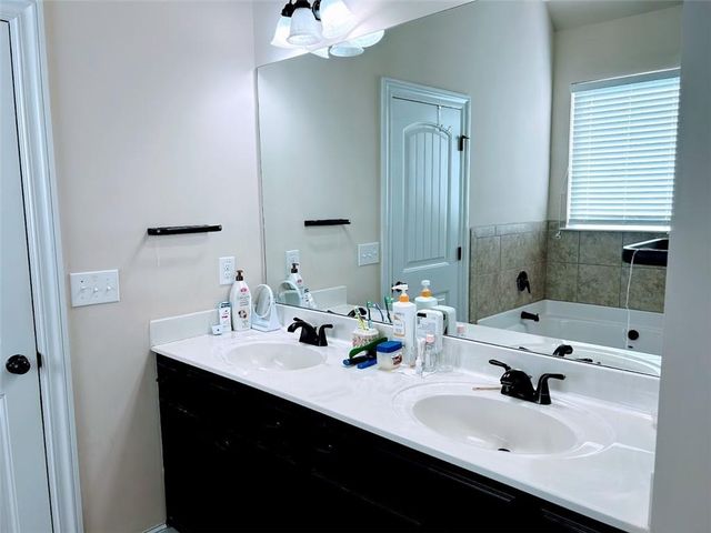 516 Georgia Circle, Loganville, GA 30052