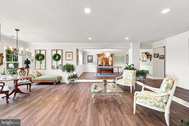 34994 WILLIAMS GAP RD, Round Hill, VA 20141