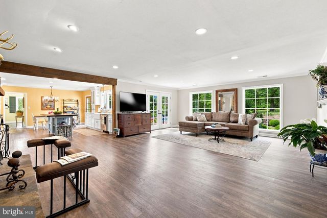 34994 WILLIAMS GAP RD, Round Hill, VA 20141