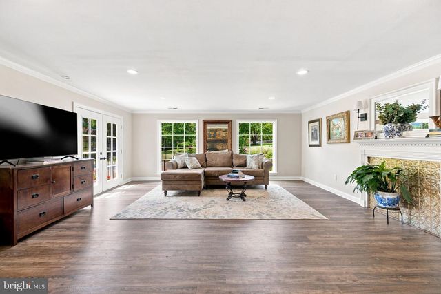 34994 WILLIAMS GAP RD, Round Hill, VA 20141