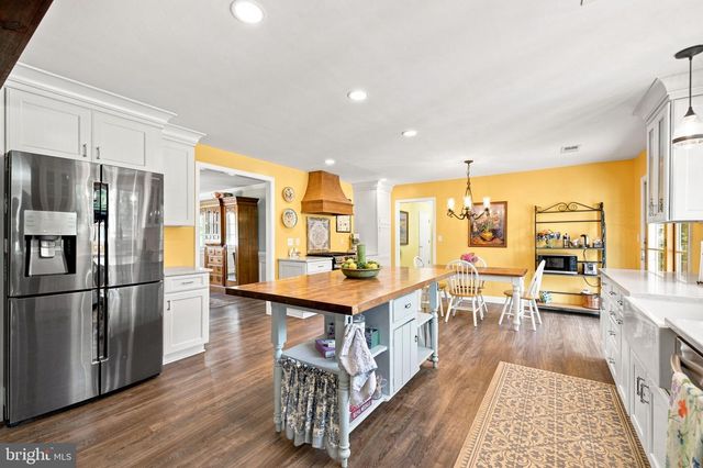 34994 WILLIAMS GAP RD, Round Hill, VA 20141