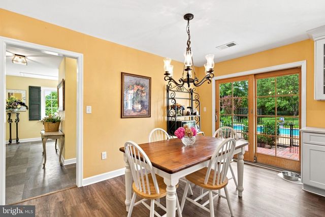 34994 WILLIAMS GAP RD, Round Hill, VA 20141