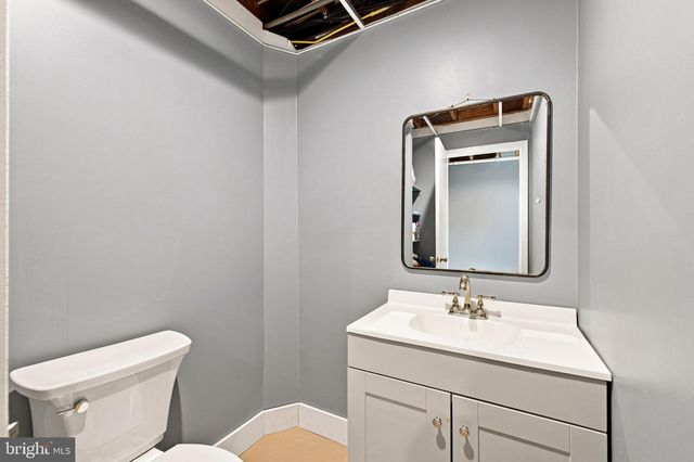 34994 WILLIAMS GAP RD, Round Hill, VA 20141