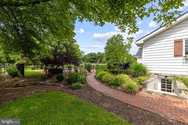 34994 WILLIAMS GAP RD, Round Hill, VA 20141