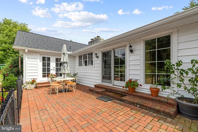 34994 WILLIAMS GAP RD, Round Hill, VA 20141